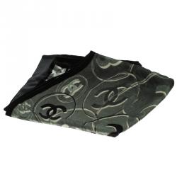 Pre Owned Chanel  Black and Green CC Logo Velvet Scarf
