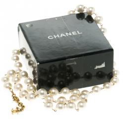مملوكة مسبقًا Chanel Vintage Faux Pearl Gold Plated Long Necklace