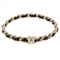 مملوكة مسبقًا سوار شانيل سلسلة لون ذهبي مغزول جلد أسود CC 21 سم