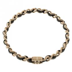 مملوكة مسبقًا سوار شانيل سلسلة لون ذهبي مغزول جلد أسود CC 21 سم