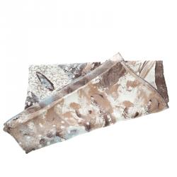 مملوكة مسبقًا وشاح شانيل حرير مطبوع متعدد الألوان مربع