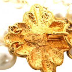 مملوكة مسبقًا Chanel Vintage Faux Pearls Gold Tone Choker Necklace