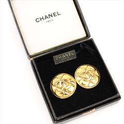 Pre Owned أقراط شانيل فينتدج CC ذهبية اللون بكلبس