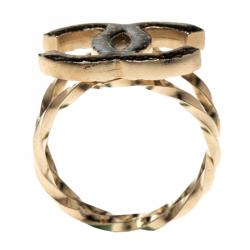 مملوكة مسبقًا خاتم شانيل CC إيناميل ذهبي اللون مقاس 54