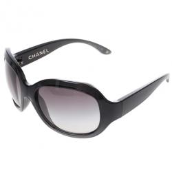 مملوكة مسبقًا Chanel Black Square Sunglasses