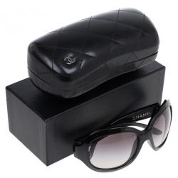 مملوكة مسبقًا Chanel Black Square Sunglasses