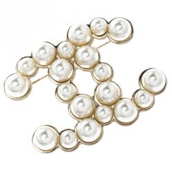 Pre Owned بروش شانيل CC لؤلؤ صناعي ذهبي اللون