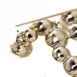 Pre Owned بروش شانيل CC لؤلؤ صناعي ذهبي اللون