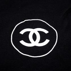 Pre Owned وشاح شانيل تريكو حرير وكشمير مطرز شعار CC مونوكروم