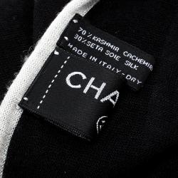 Pre Owned وشاح شانيل تريكو حرير وكشمير مطرز شعار CC مونوكروم