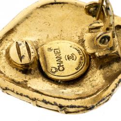 مملوكة مسبقًا أقراط شانيل ذهبية اللون مربعة بمشابك