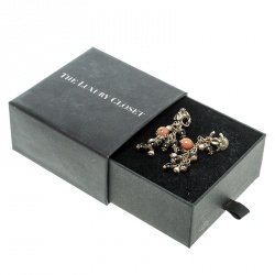 مملوكة مسبقًا أقراط شانيل CC خرز متعدد الألوان ذهبية اللون بمشبك