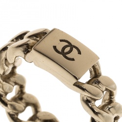 Pre Owned خاتم شانيل CC سلسلة ذهبية اللون بالشعار مقاس 52.5
