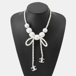 Pre Owned Chanel Faux Pearl Metal Ribbon Necklace