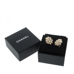 مملوكة مسبقًا أقراط شانيل CC إيناميل مورد متعدد الألوان ذهبية اللون بمشابك