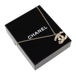 Pre Owned Chanel CC Crystal Signature Floral Pendant Necklace