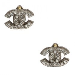 Pre Owned أقراط شانيل CC كريستال فضية اللون بمشبك