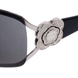 مملوكة مسبقًا Chanel Vintage Black Camelia Shield Sunglasses