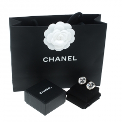 مملوكة مسبقًا Chanel CC Crystal Gold Tone Stud Earrings