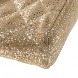 مملوكة مسبقًا Chanel Gold Quilted Shimmering Leather iPhone Pouch