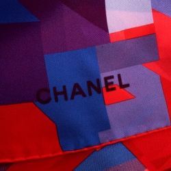 Pre Owned وشاح شانيل حرير مطبوع داتا سنتر متعدد الألوان مربع