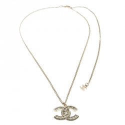 مملوكة مسبقًا Chanel CC Crystal Gold Tone Pendant Necklace