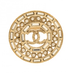 مملوكة مسبقًا Chanel CC Crystal & Faux Pearl Embellished Gold Tone Circular Ring Size 50.5