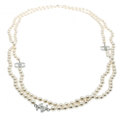 مملوكة مسبقًا Chanel Faux Pearl CC Link Silver Tone Necklace 