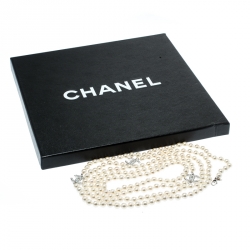 مملوكة مسبقًا Chanel Faux Pearl CC Link Silver Tone Necklace 