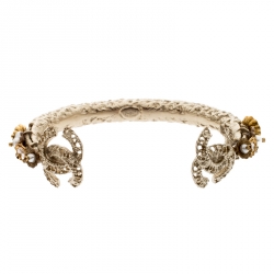 مملوكة مسبقًا Chanel CC Faux Pearl Floral Engraved Gold Tone Open Cuff Bracelet