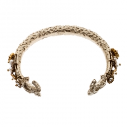 مملوكة مسبقًا Chanel CC Faux Pearl Floral Engraved Gold Tone Open Cuff Bracelet