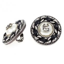 Pre Owned Chanel Pearl Earring