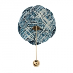 مملوكة مسبقًا بروش شانيل أزرق كاميليا تويد ذهبي اللون