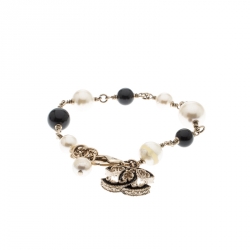 Pre Owned  سوار شانيل CC لؤلؤ صناعي وخرز ذهبي