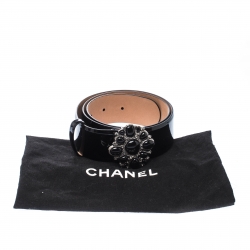 مملو كة مسبقًا Chanel Black Patent Leather Embellished Buckle Belt 80cm