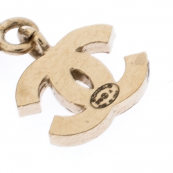 مملوكة مسبقًا Chanel CC Crystal Camellia Drop Earrings