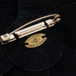 مملوكة مسبقًا Chanel Paris Dallas Navy Blue Gold Tone Camellia Brooch