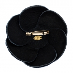 مملوكة مسبقًا Chanel Paris Dallas Navy Blue Gold Tone Camellia Brooch
