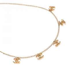 مملوكة مسبقًا Chanel CC Logo Charm Gold Tone Necklace