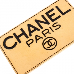 Pre Owned بروش شانيل امبلوري ايناميل ذهبي 