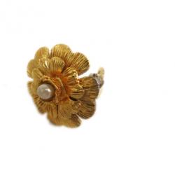 Pre Owned Chanel Flower Gold Plated Clip Earrings