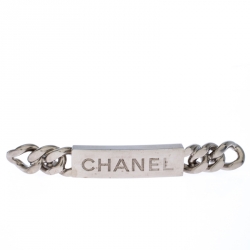 Pre Owned بروش شانيل حلية بار فضي اللون وصلات سلسلة