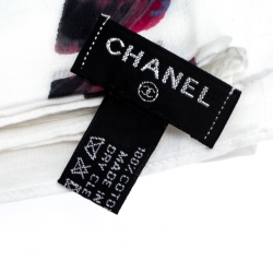 مملوكة مسبقًا Chanel White Colorama Print Cotton Scarf