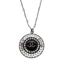 مملوكة مسبقًا قلادة شااني ل CC كريستال باغيت بدلاية فضية اللون