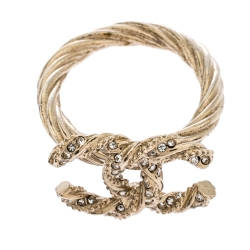 مملوكة مسبقًا Chanel Pale Gold Tone Crystal Twist CC Ring Size EU 53