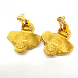مملوكة مسبقًا Chanel Vintage Engraved Gold Tone Earrings