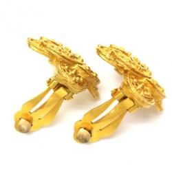 مملوكة مسبقًا Chanel Vintage Engraved Gold Tone Earrings