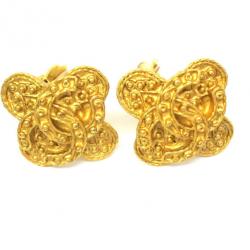 مملوكة مسبقًا Chanel Vintage Engraved Gold Tone Earrings