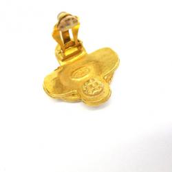مملوكة مسبقًا Chanel Vintage Engraved Gold Tone Earrings