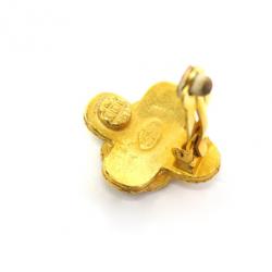 مملوكة مسبقًا Chanel Vintage Engraved Gold Tone Earrings